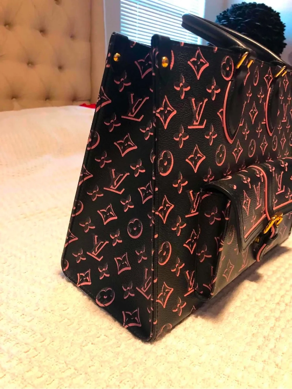 NWT Louis Vuitton Fall For You OnTheGo MM tote bag